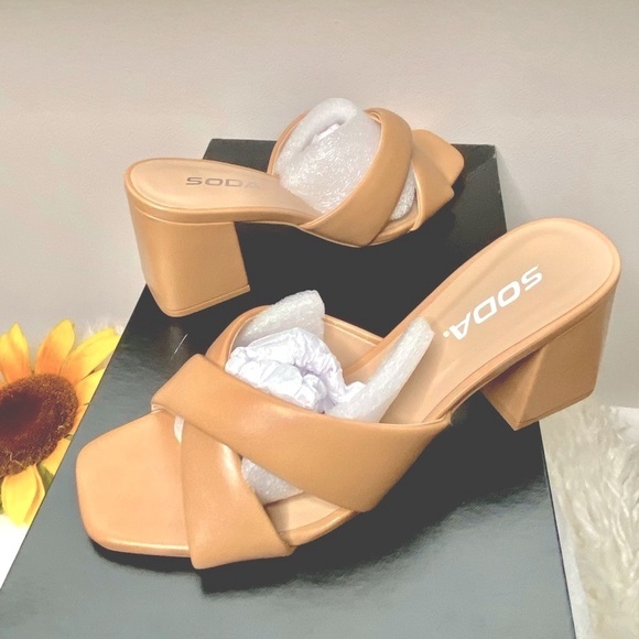 Twiggy Criss-Cross Sandals , Stacked Heel, Brand New in Box, Size 6.5, Tan - Picture 7 of 12